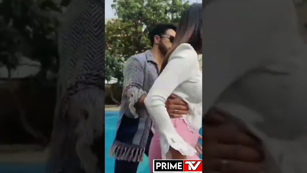 Kiara Advani and Varun Dhawan Candid Oops Moments | Shorts