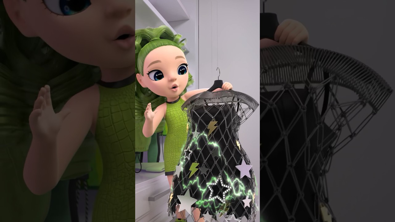 Jade's Little Sister Finds Her Dress 💚