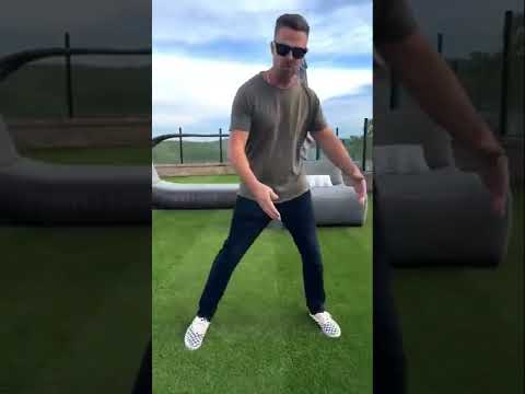 Our secret to making fake grass look real! 🌱💯 #shorts #landscapedesign #luxuryhomes #turf