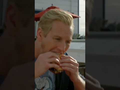 Orm EATS A COCKROACH 🪳 again - Roach Burger | Aquaman 2 #shorts