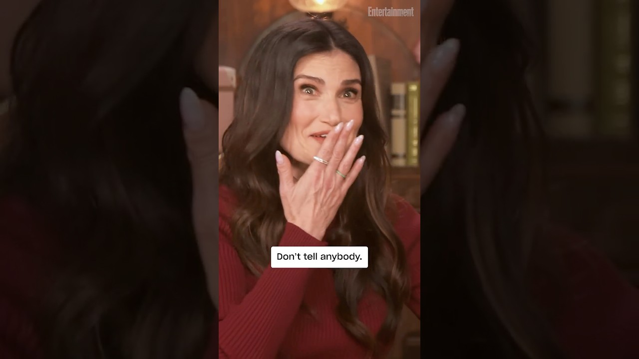 Idina Menzel & Kristin Chenoweth Share Favorite 'Wicked' Songs 🎶