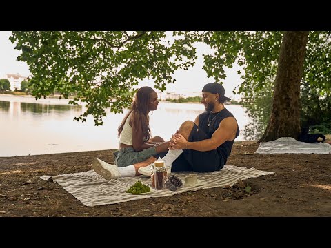 Nana Fofie & Warren Saada - Love (Official Visualizer)