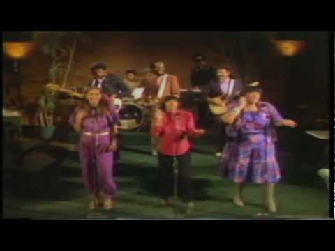 Call Me - Skyy © 2011 Verse Music Group OFFICIAL VIDEO