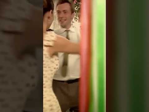 ¿Necdet? Empecemos la fiesta bailando juntos 🕺💃 - Tiempos Pasados | Hatirla Sevgili #shorts