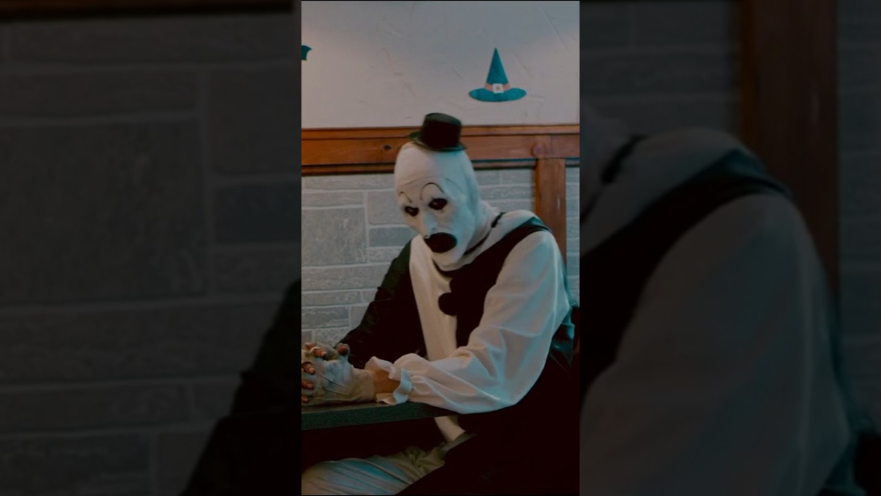 Жуткий клоун в триллере 😰