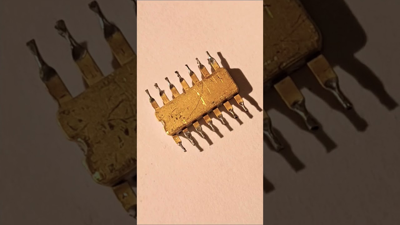 Rare Vintage Golden Computer Chip – A Must-See for Tech Collectors ✨