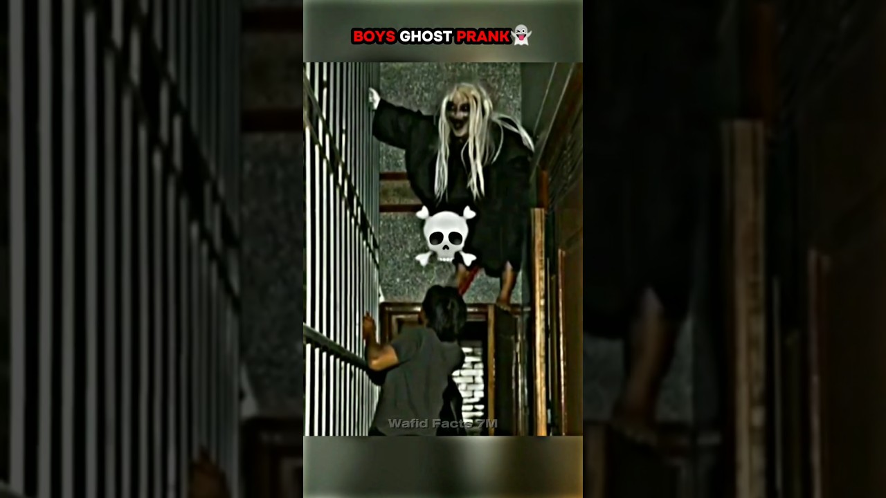 Ghost Prank: Girls vs Boys π»