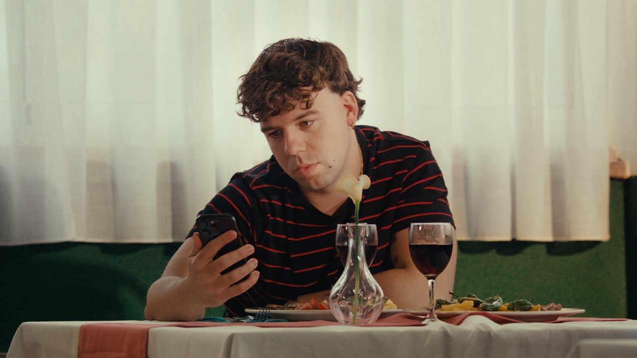 TUCHAT - Quevedo (Official Video) 🎶