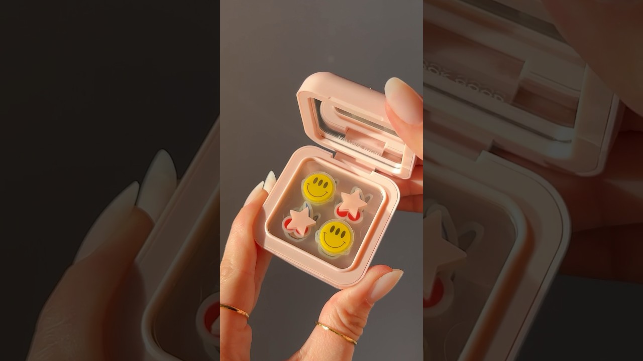 Glossier x STARFACE Collab: Refillable Compact with 32 Hydrocolloid Pimple Patches β¨