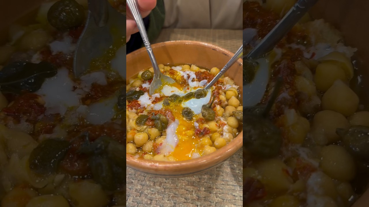 Discover Tunisia's Delicious Street Food: Episode 1 - Lablabi 🇹🇳