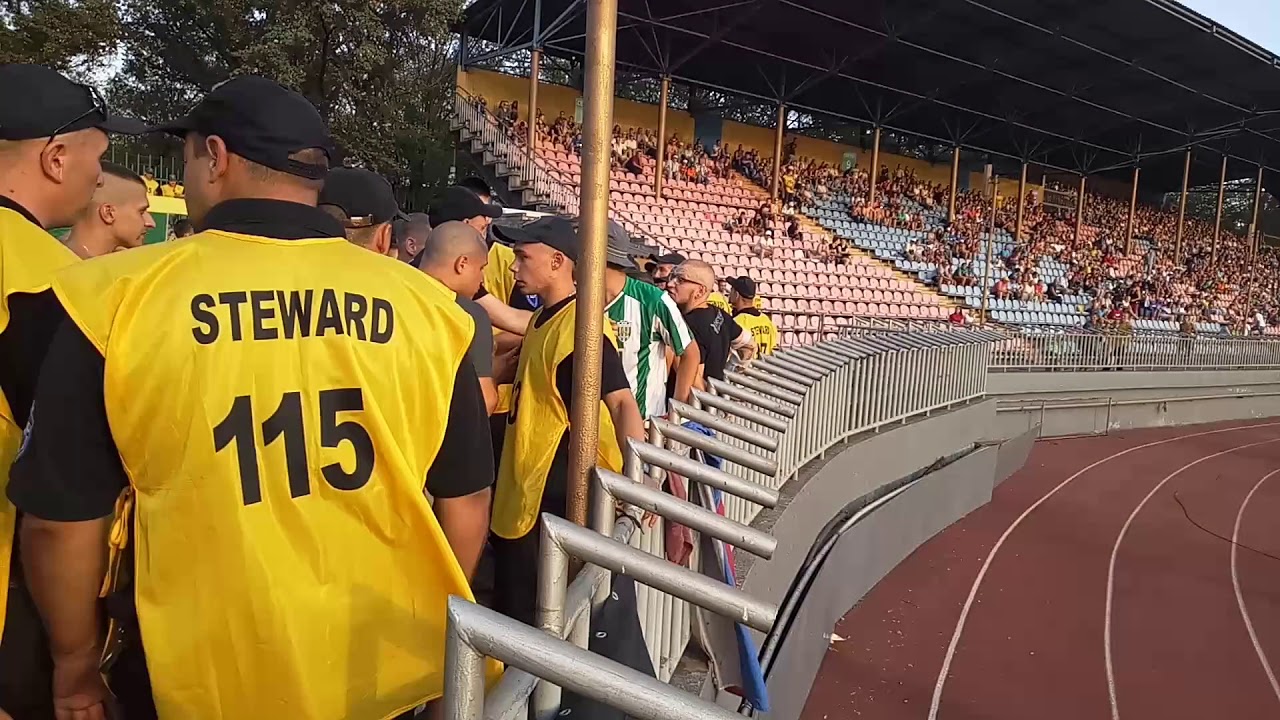 Інцидент між фанатами Карпат і проросійськими силами в Маріуполі