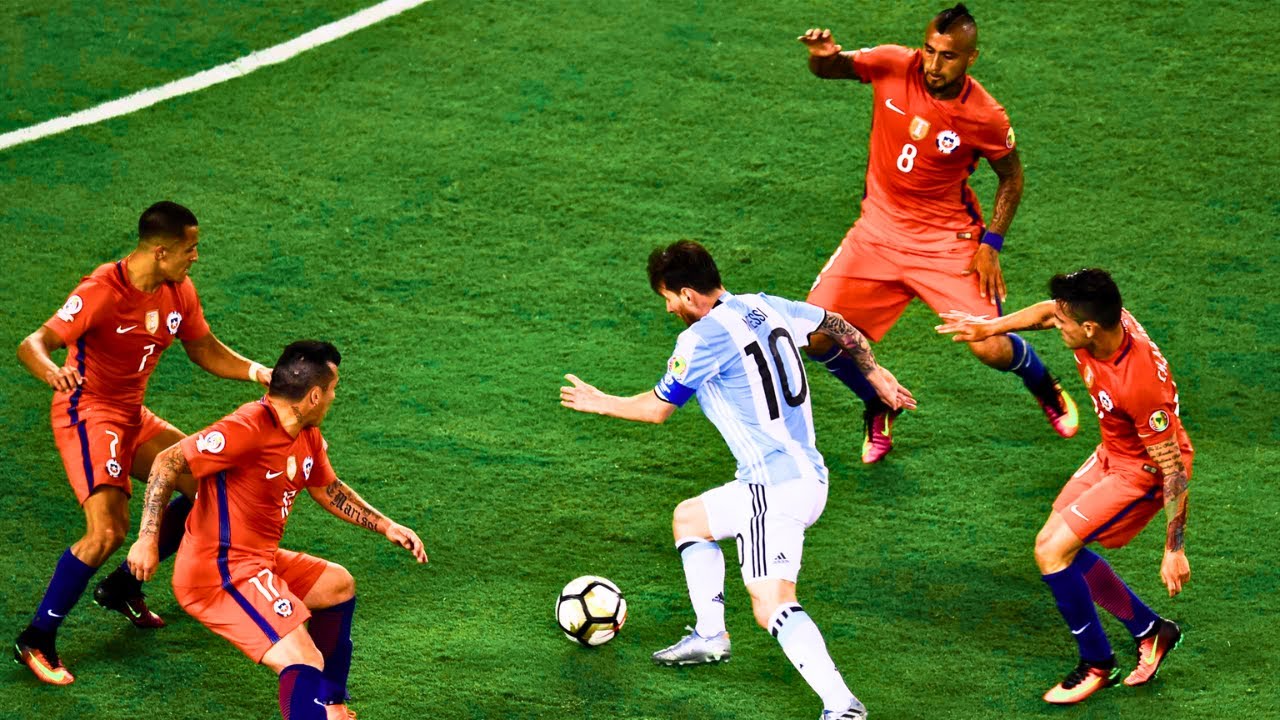 Lionel Messi's 100 Unbelievable Dribbling Moves ⚽