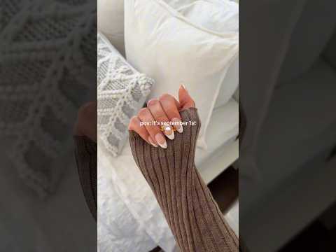 my fall aesthetic 🪵✨ #fallaesthetic #cozy #fallvibes #autumn #morningroutine #fallbaking #thatgirl