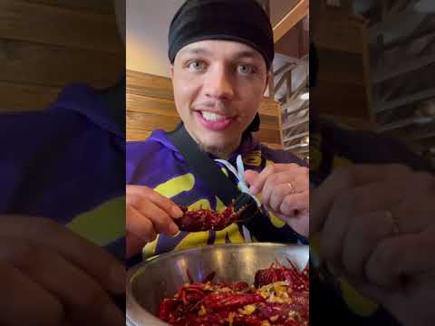How to eat Crawfish