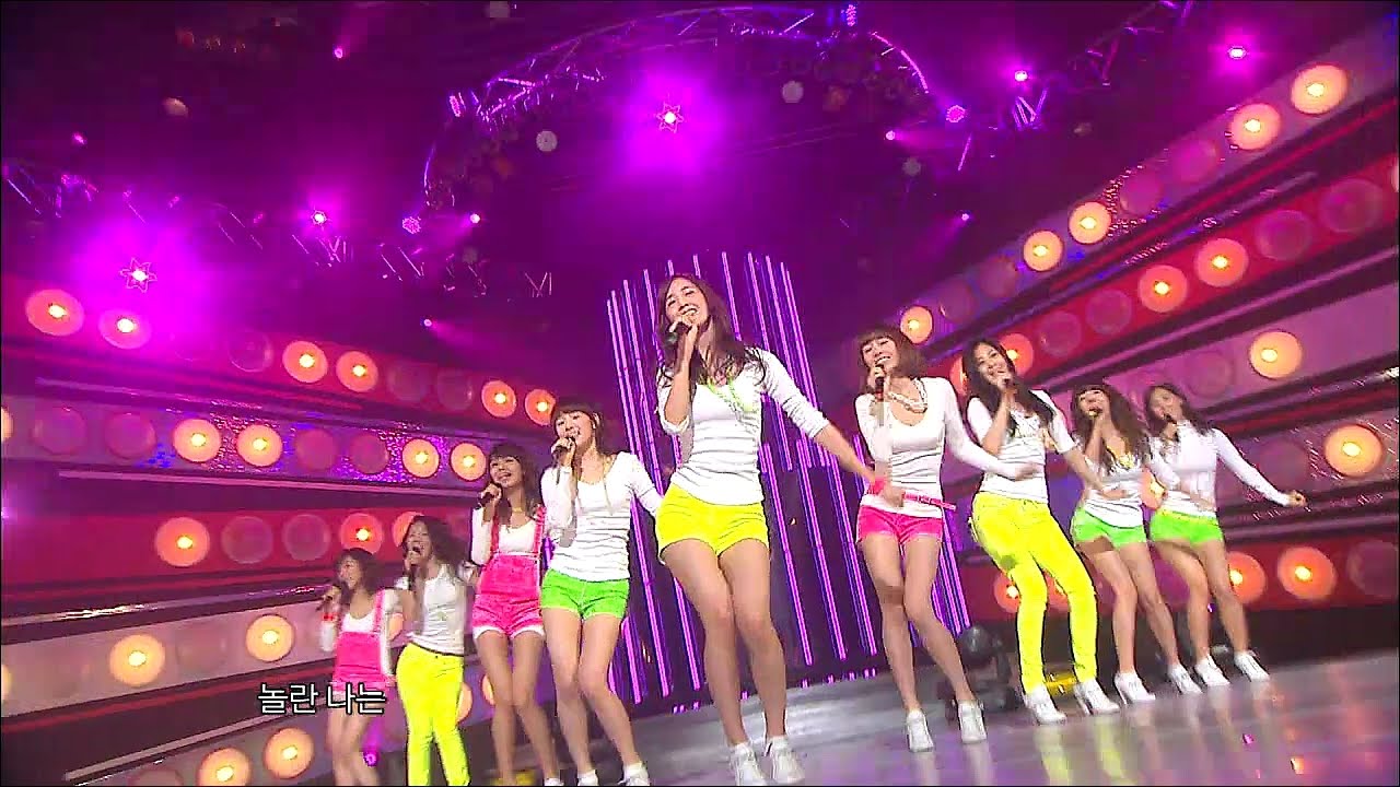SNSD - Gee Live @ Show Music Core 🎤
