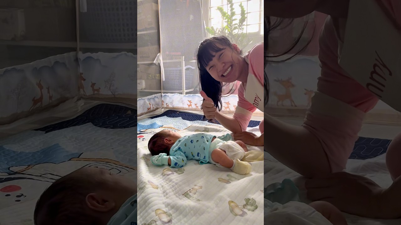 Em Bé Tommy Tập Thể Dục Vui Nhộn 🏃‍♂️ | Shorts Chia Sẻ Đáng Yêu