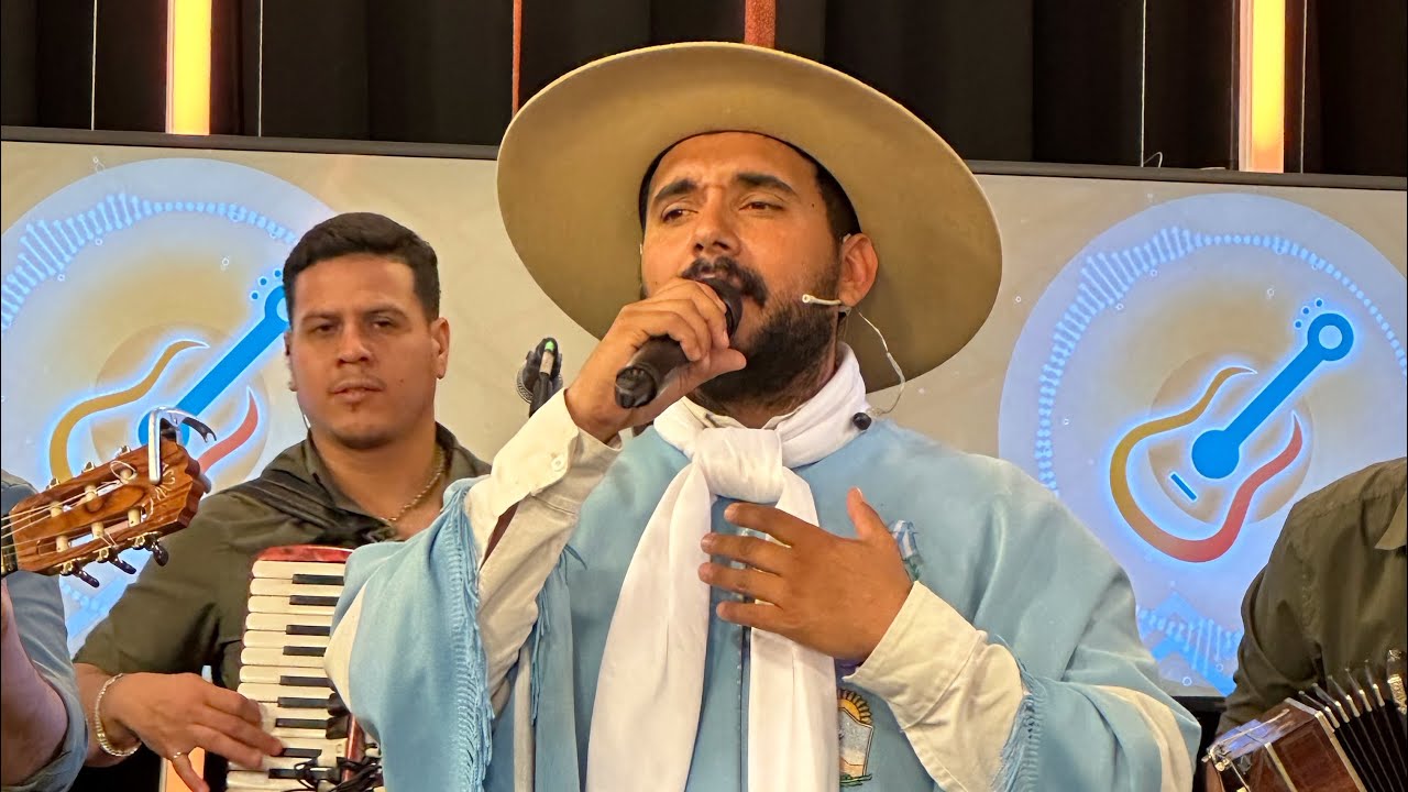 Lázaro Caballero - Modo Avión - En Vivo en Peña Entre Todos