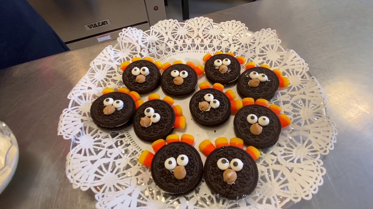 Create Cute Oreo Turkey Treats for Thanksgiving π¦