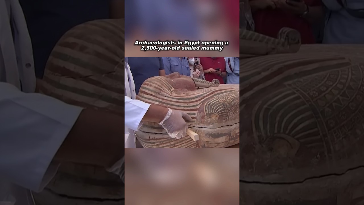 Ancient Secrets Unveiled: 2,500-Year-Old Egyptian Mummy Discovered 🏺