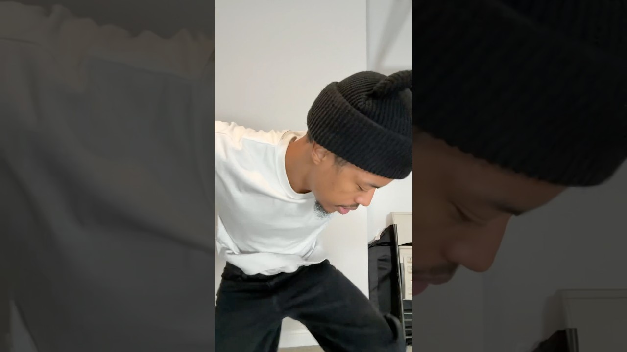 The Exact Moment You Should Ask Someone to Look 👀