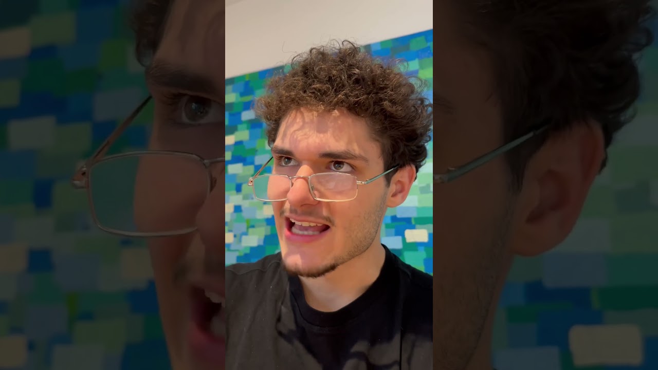 Sortir ton téléphone à table 🤣