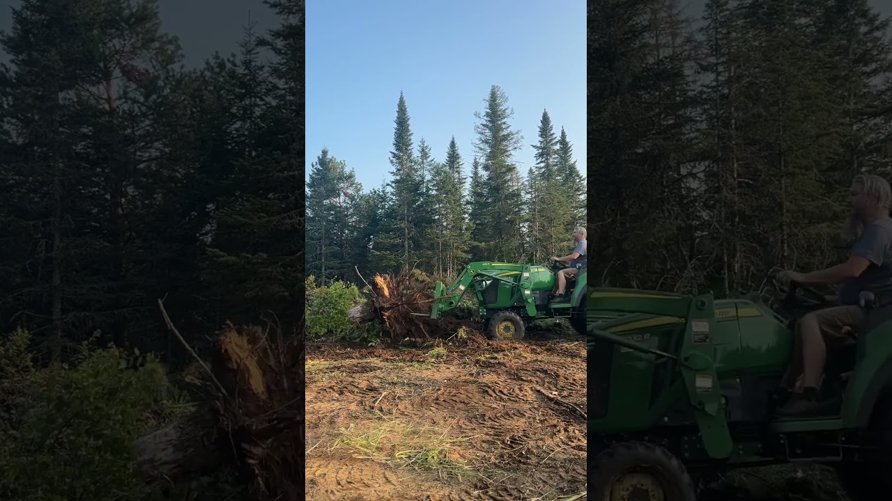 John Deere 2032R Workin
