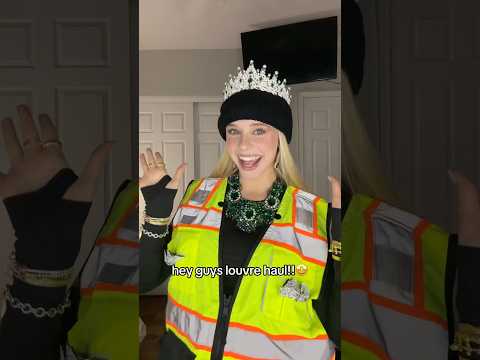 HAUL FROM THE LOUVRE!!🤩 #louvreheist #ellahperry #shorts #feed #halloween #costume #louvre #haul