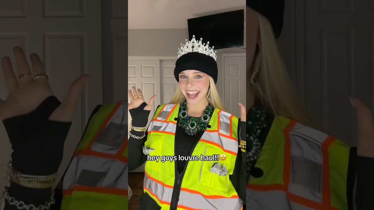 Epic Louvre Haul! 🎨 Unboxing Art & Halloween Costume Finds