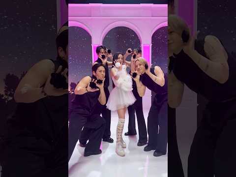 난 하얀 꽃잎처럼 날아가🤍 #JISOO_FLOWER #지수꽃 #ME #JISOO #지수 #BLACKPINK #블랙핑크 #FLOWERchallenge