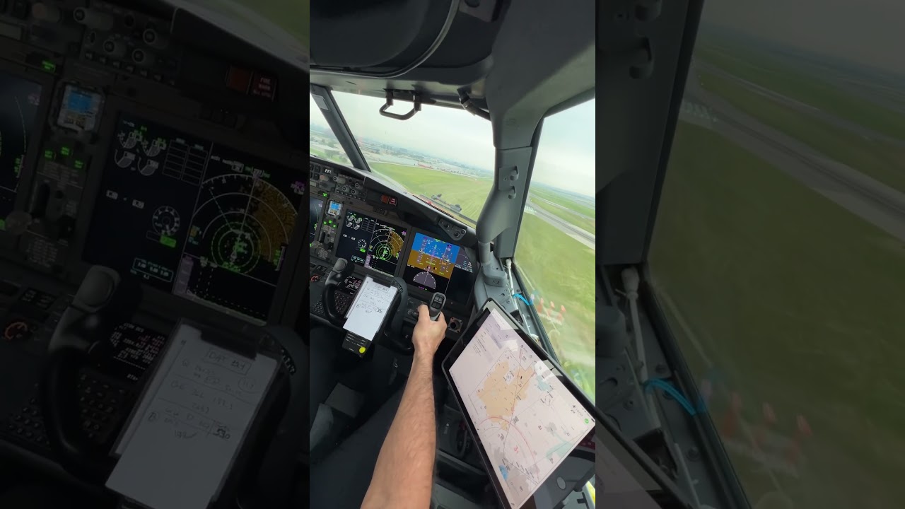 Epic Boeing 737 Landing | Smooth & Perfect Touchdown ✈️