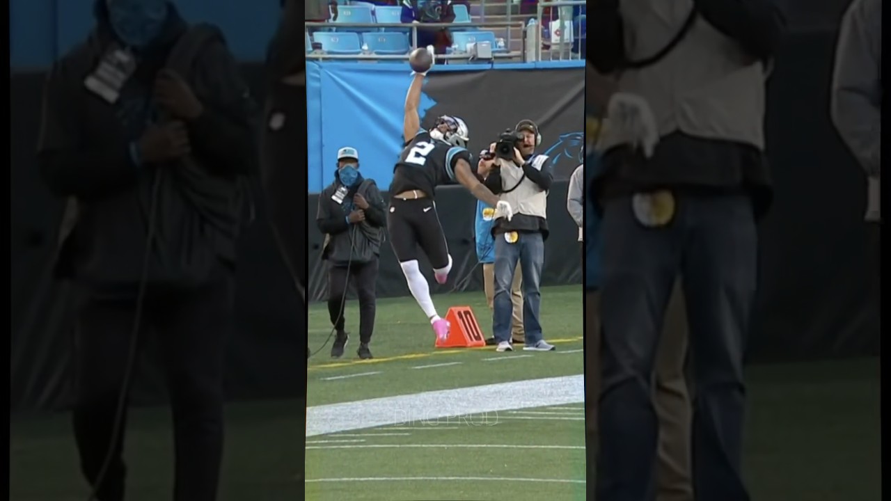 Incredible One-Handed Catch by DJ Moore! 🔥