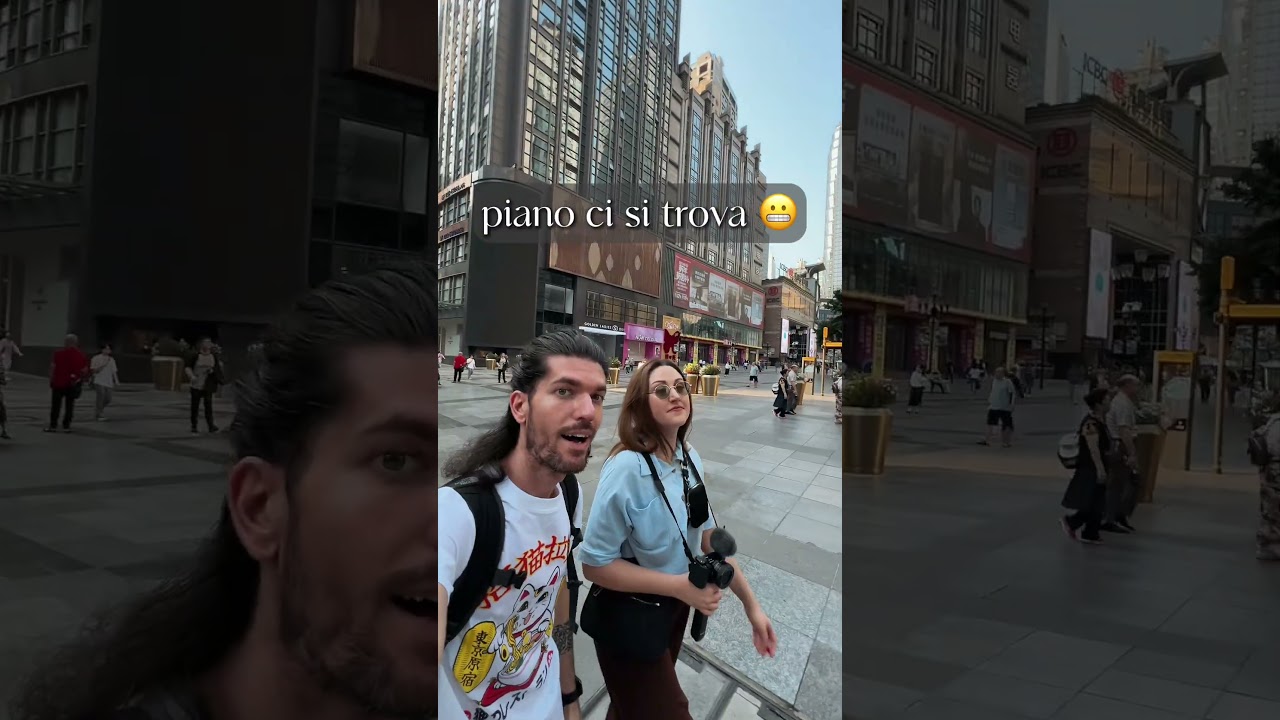 Benvenuti a Chongqing: La città cinese dai grattacieli futuristici illuminati 🌆