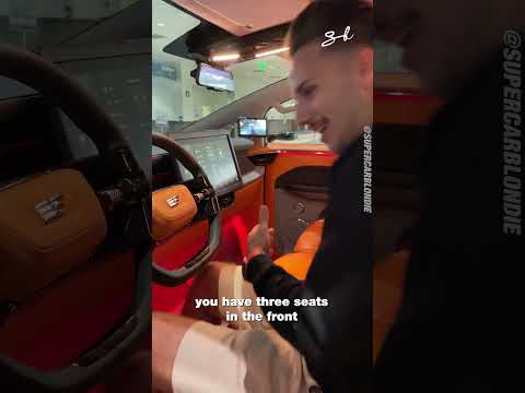 Futuristic electric truck powered from solar panels 🤯