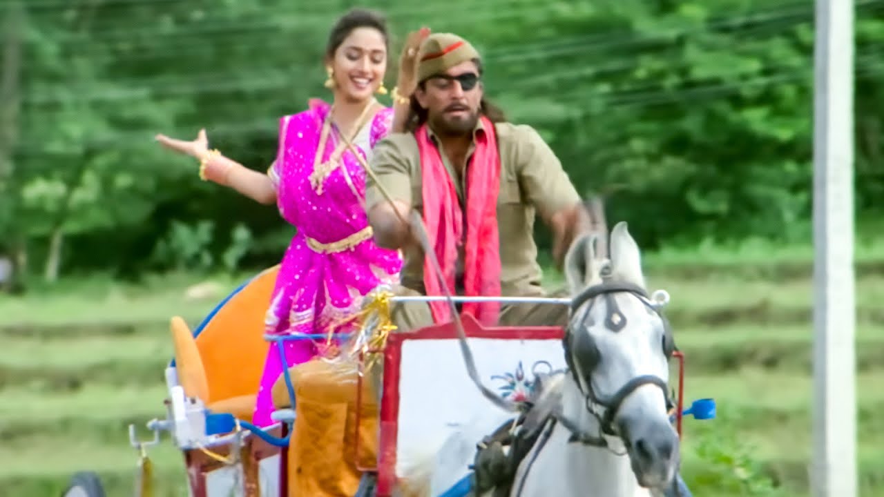 Palki Mein Hoke Sawar Chali Re ๐ถ | Alka Yagnik & Madhuri