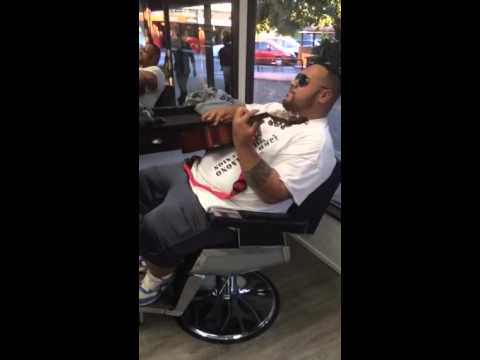 ALO KEY Acoustic Jam at My Fathers Barbers, Christchurch ๐ธ