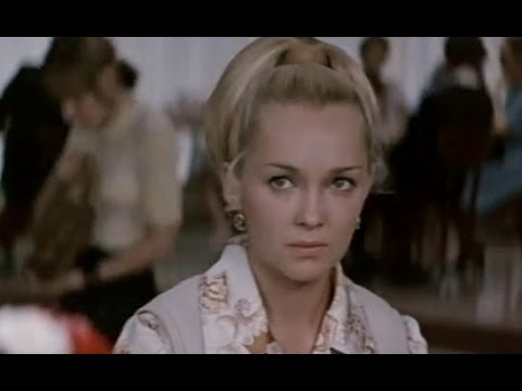 Наталья Гвоздикова — советская и российская актриса театра и кино, народная артистка РФ.