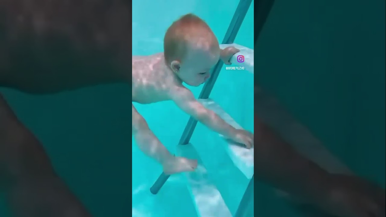 Почему малыши так любят воду? 🩵 Узнайте секреты их радости!