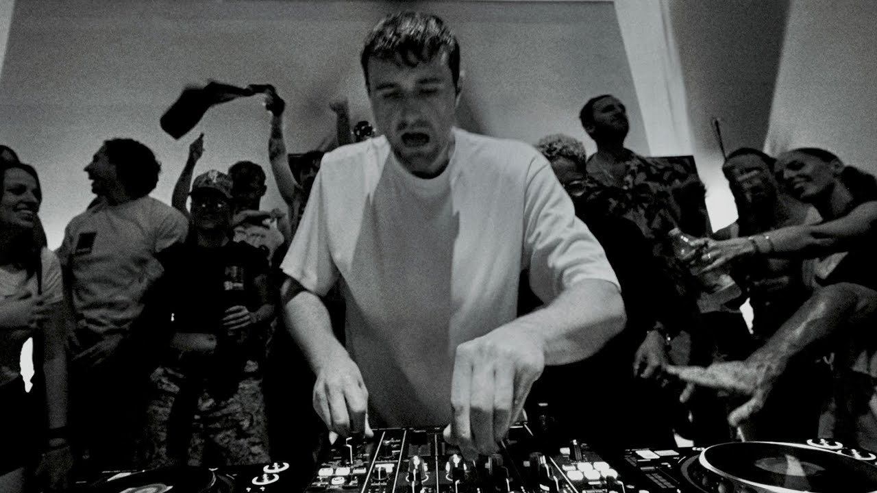 Fred again.. Live Green Room Set in Rome 🎶 | Maka’s Birthday Celebration