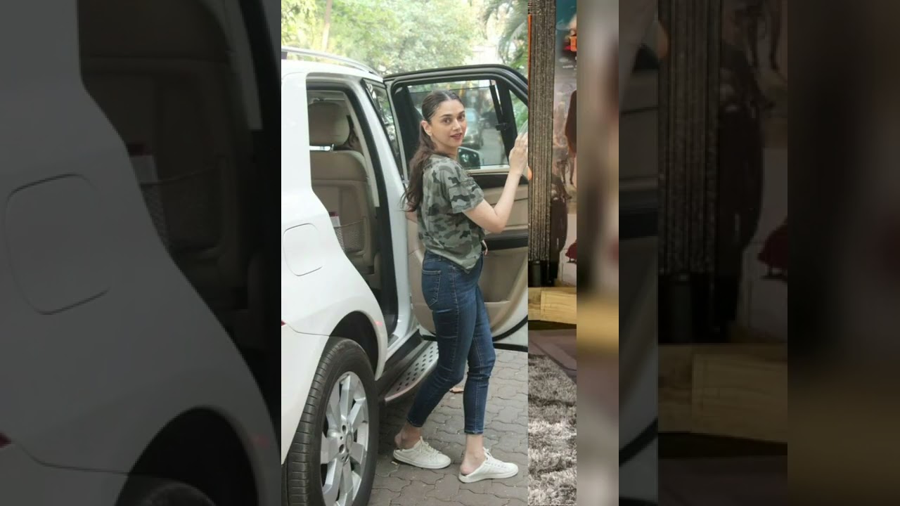 Bollywood Actresses' Stylish Jeans & Tops Collection 😍