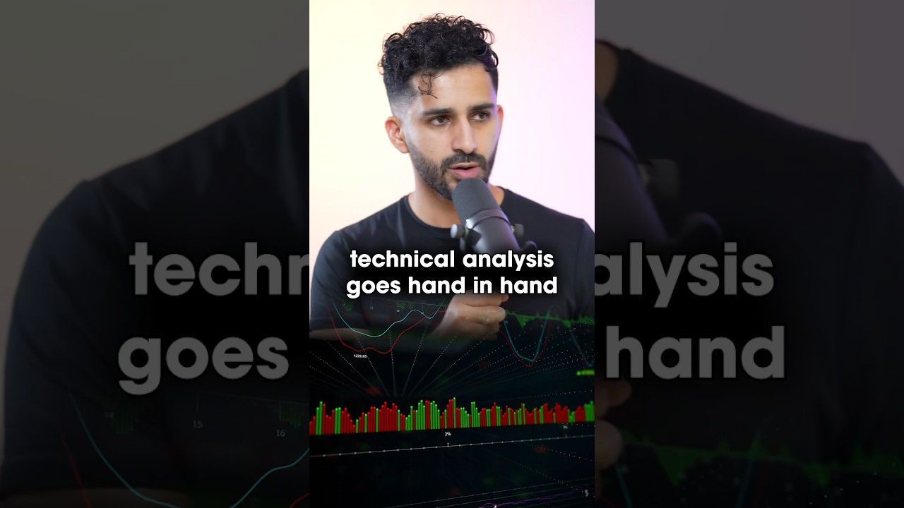 Technical vs. Fundamental Analysis: Which Is Better for Investors? 📈