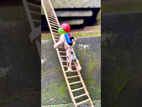 mainan unik kreatif robot pemanjat tangga #toys #creative #ideas #robot #mainan #idebarangbekas