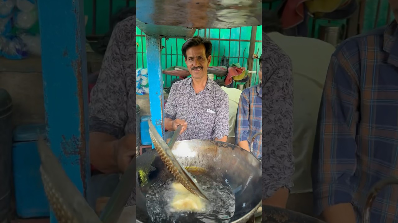 Rajasthan's Famous Tadka Dal & Pudi for ₹20! 😋