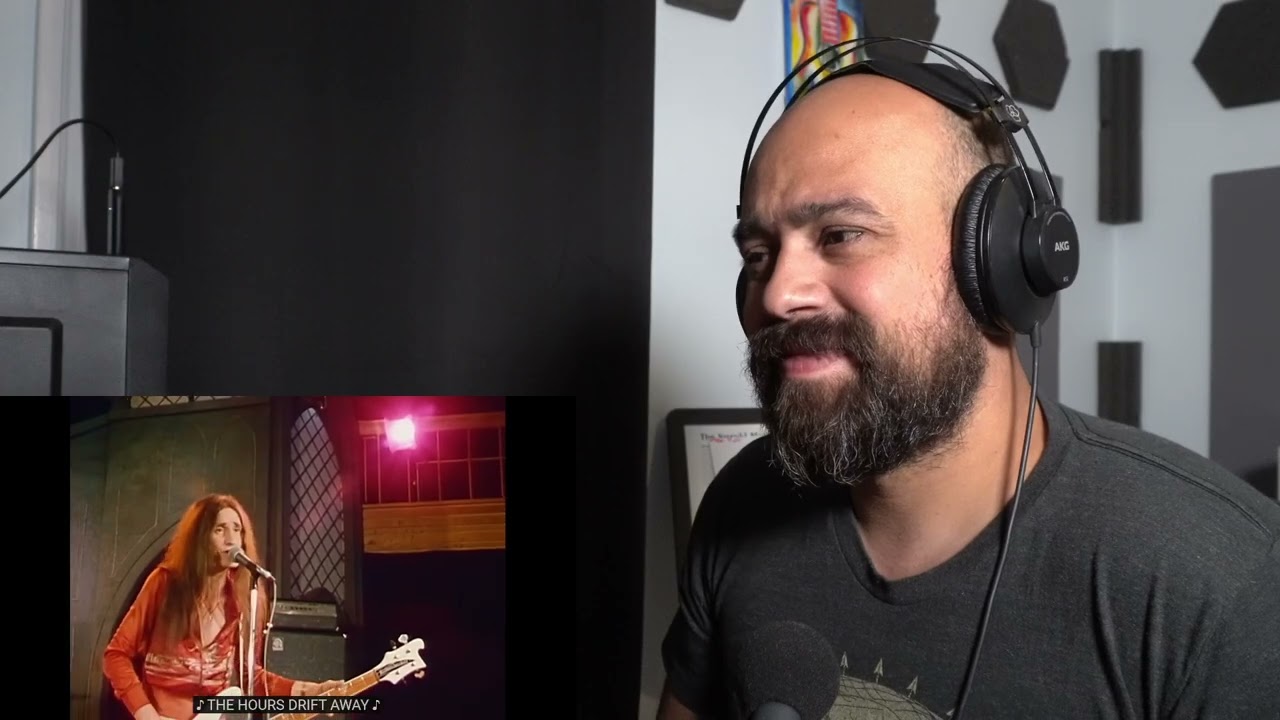 Classical Guitarist Reacts to Rush's 'Fly By Night' 🎸