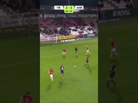 Det flotte mål i kampen AaB vs Vejle