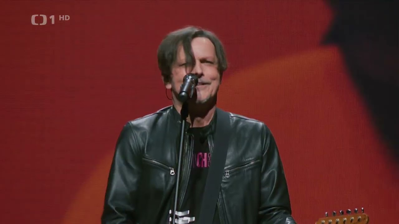 Chinaski Celebrates 30 Years with Epic O2 Arena Concert 🎸