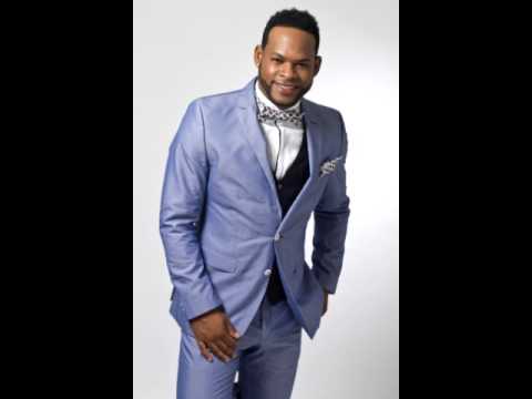 Yiyo Sarante - Doce Rosas 🎶