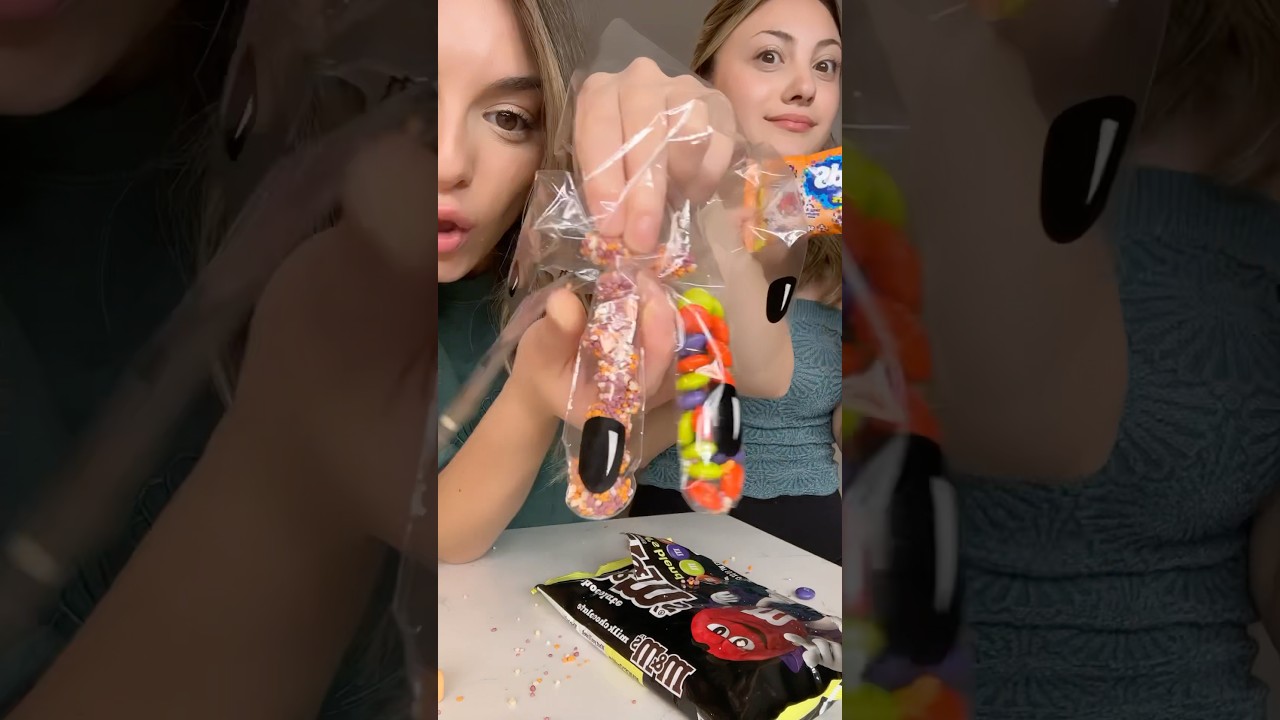 Sweetest Halloween Hand 🍫