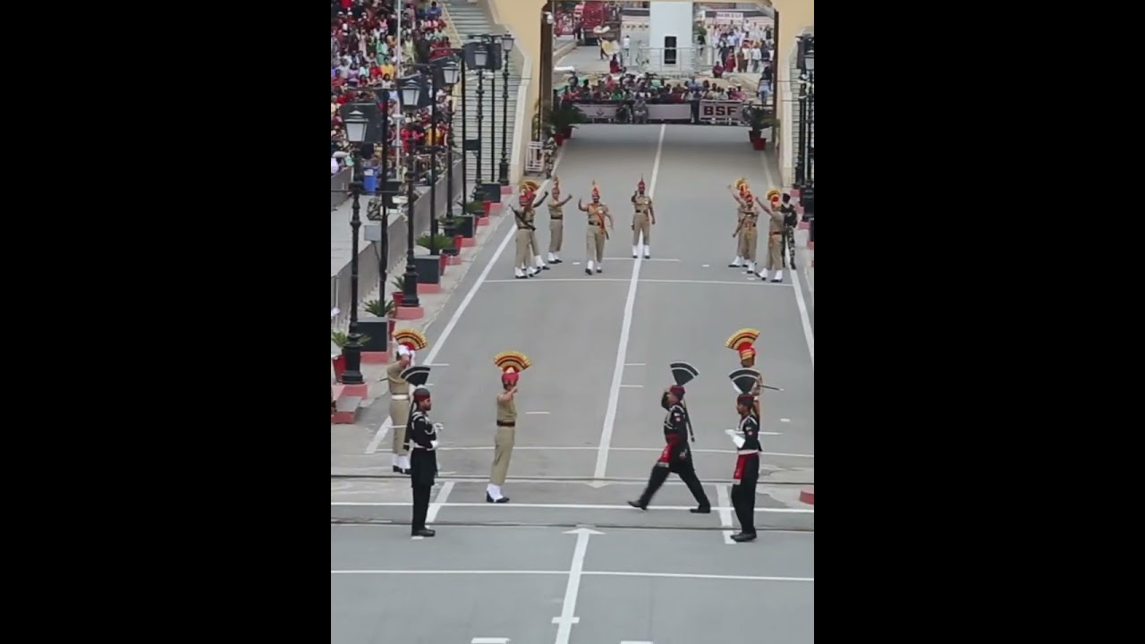 Pak-India Handshake at Wagah Border 🇵🇰🤝🇮🇳