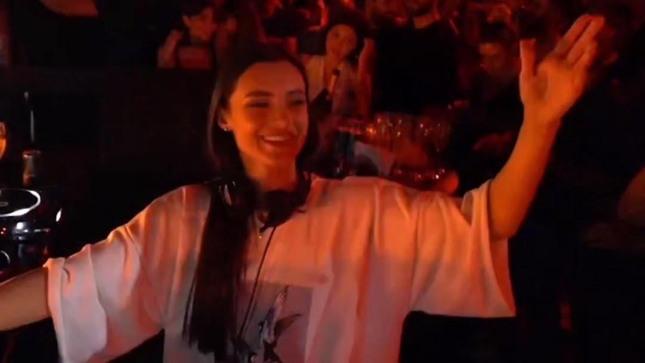 Old Souls Dance to Retro Remix 70s–90s 🎶