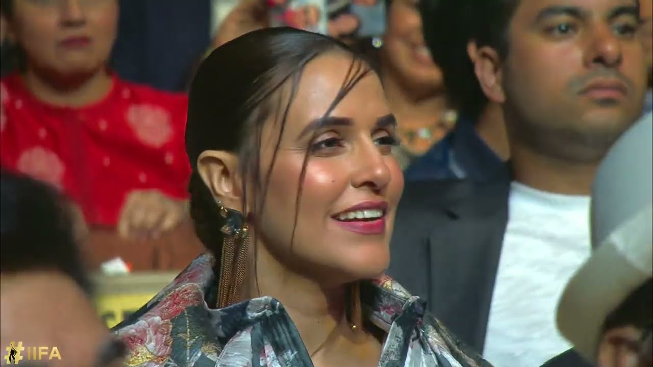 Diljit Dosanjh Steals the Show at IIFA Rocks 2017 🎤